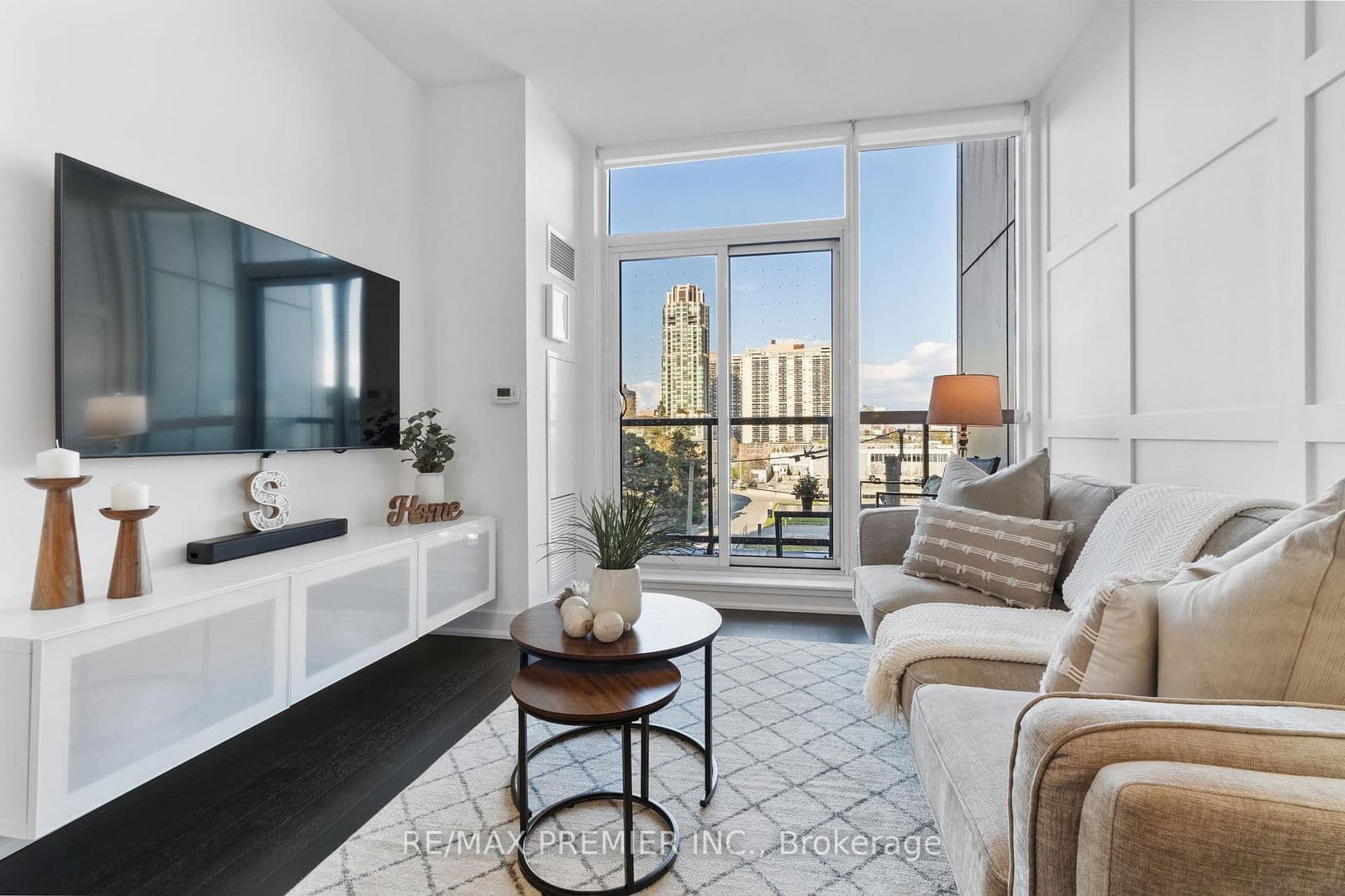 1486 Bathurst Street, Unit 404