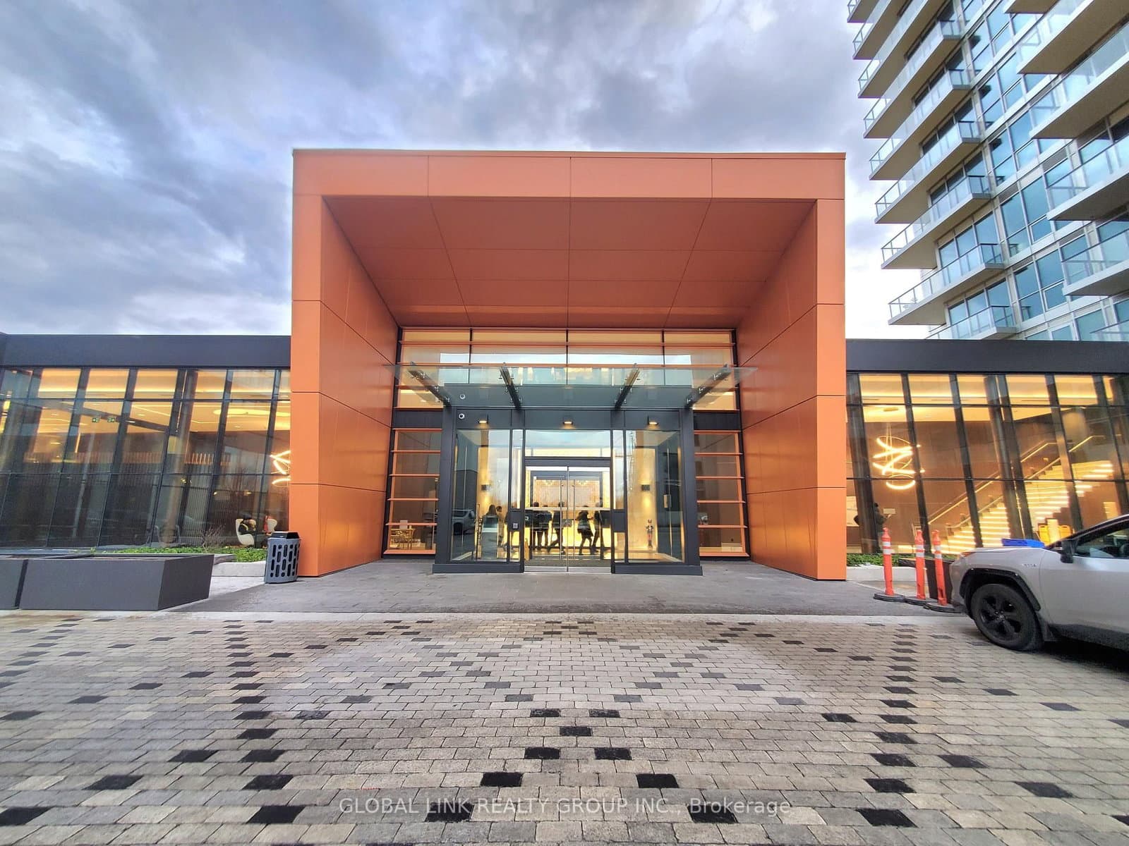 95 MCMAHON Drive, Unit 3502