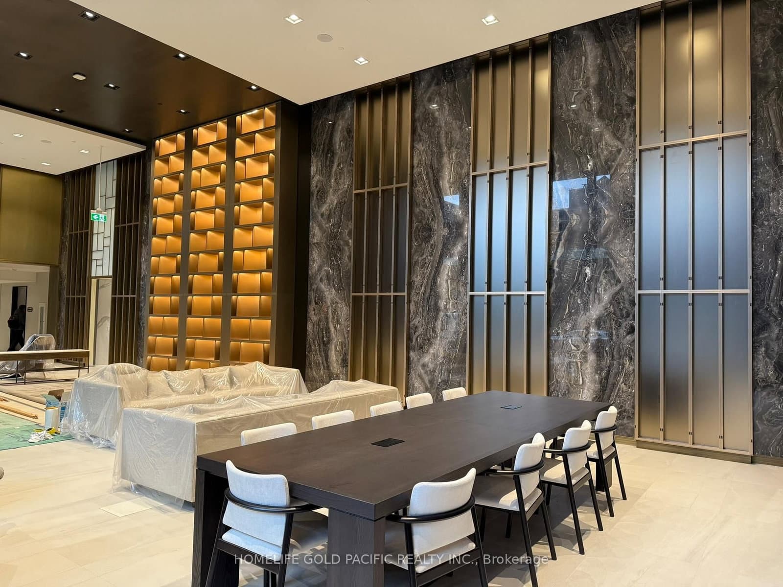 117 Broadway Avenue, Unit 614