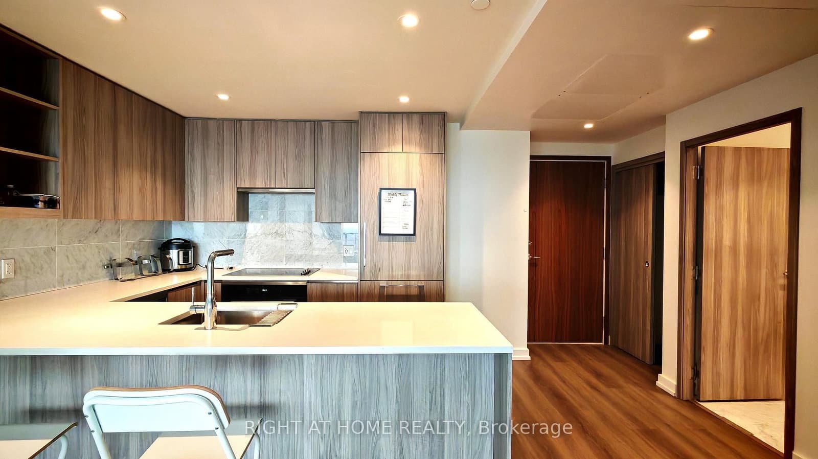 95 McMahon Drive, Unit 2803