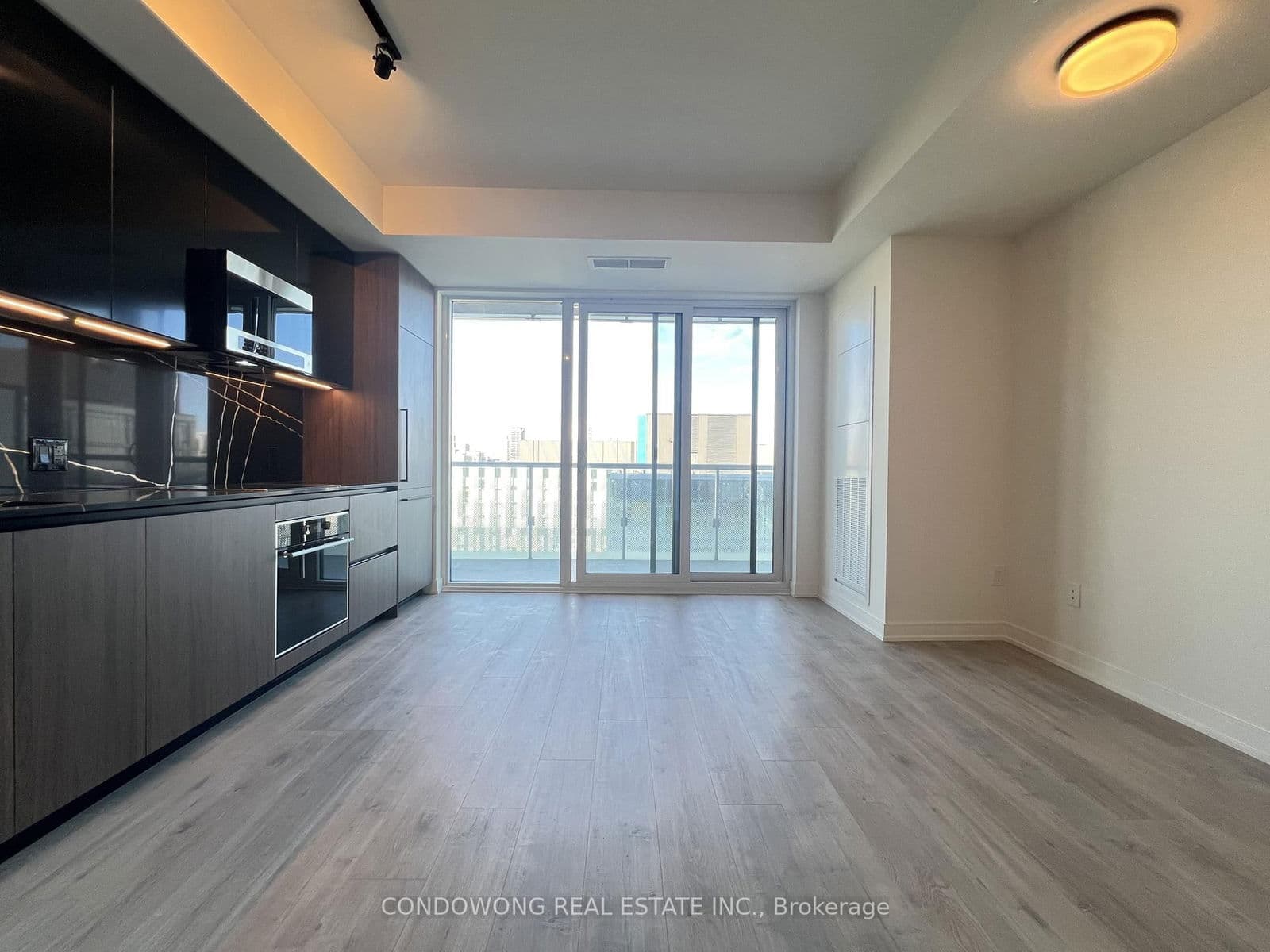 425 Front Street E, Unit 1003