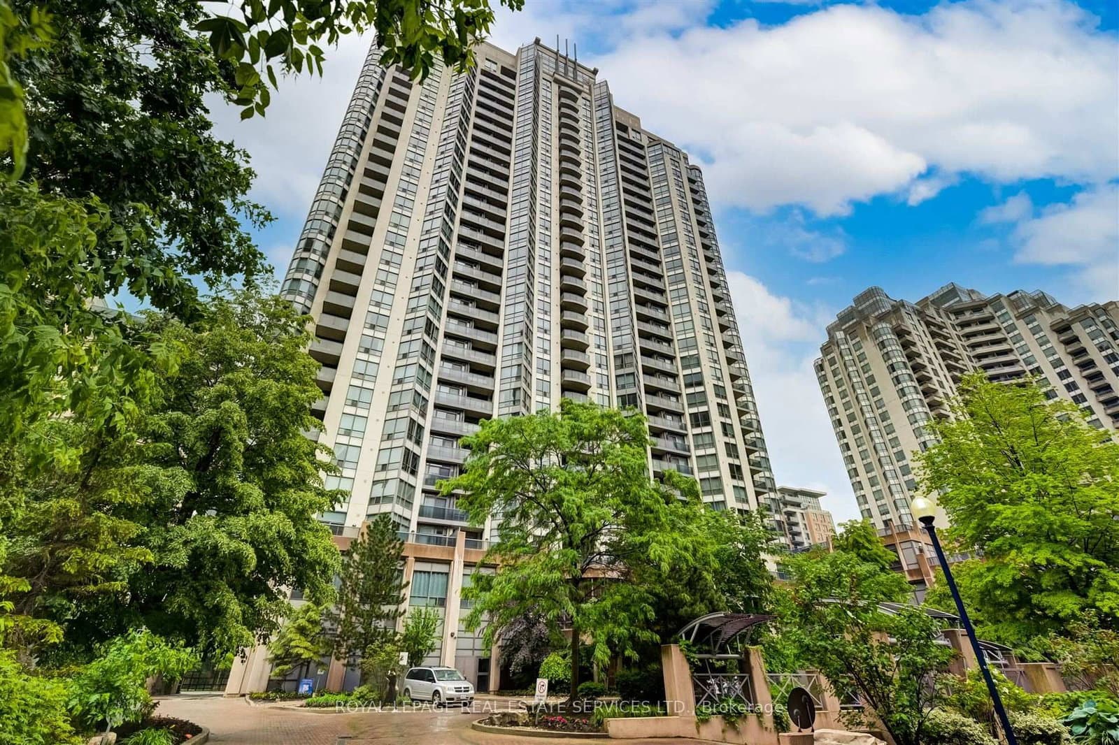 10 Northtown Way, Unit 812
