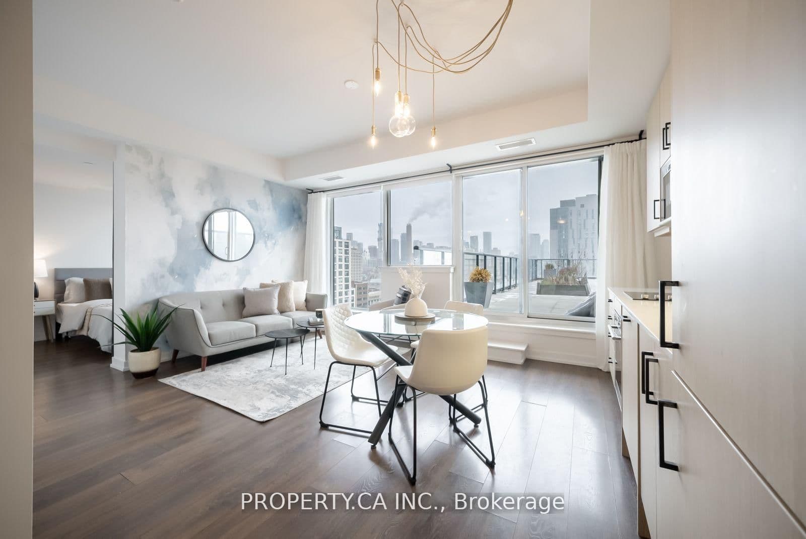 297 College Street, Unit 1602