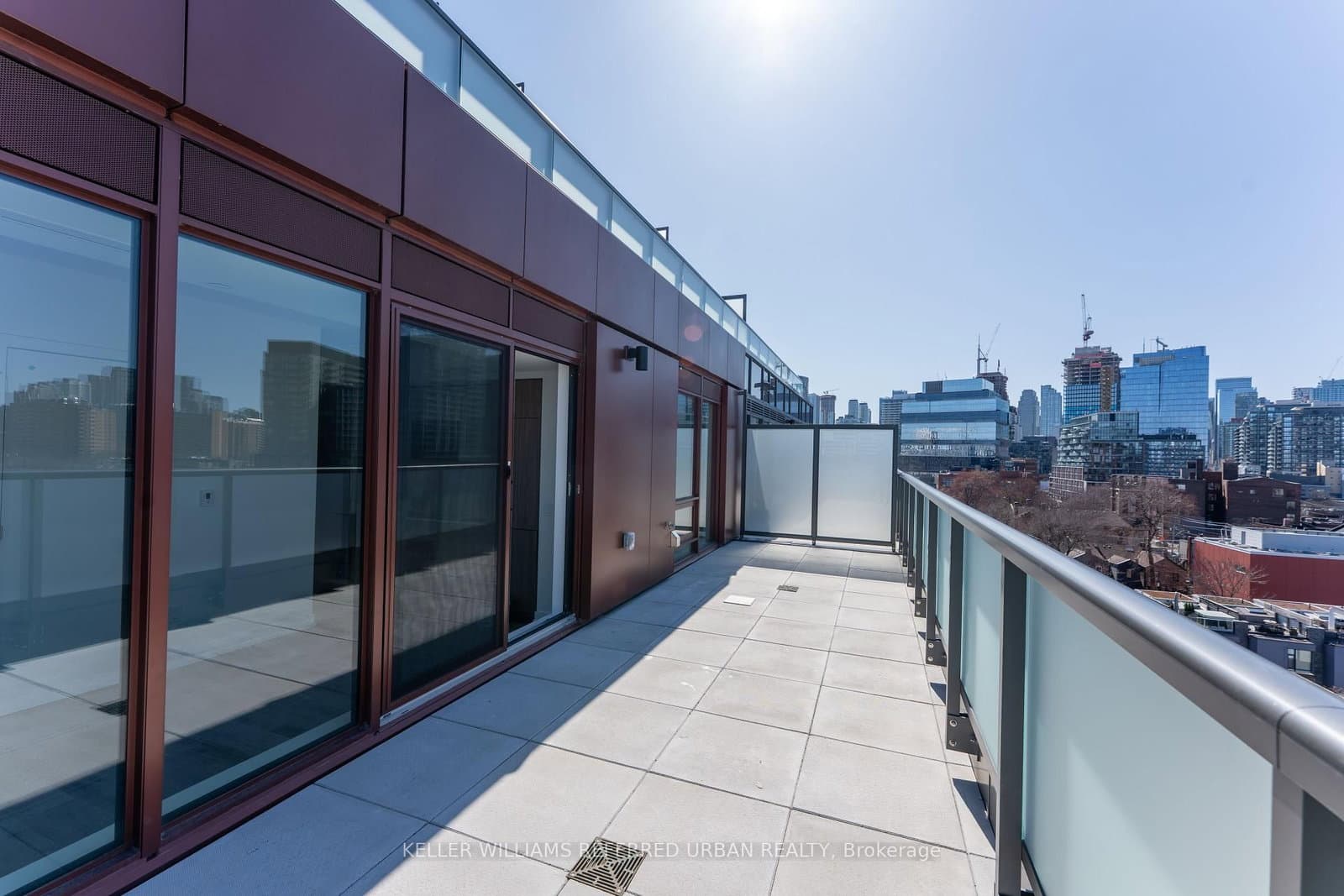 28 Eastern Avenue, Unit 806