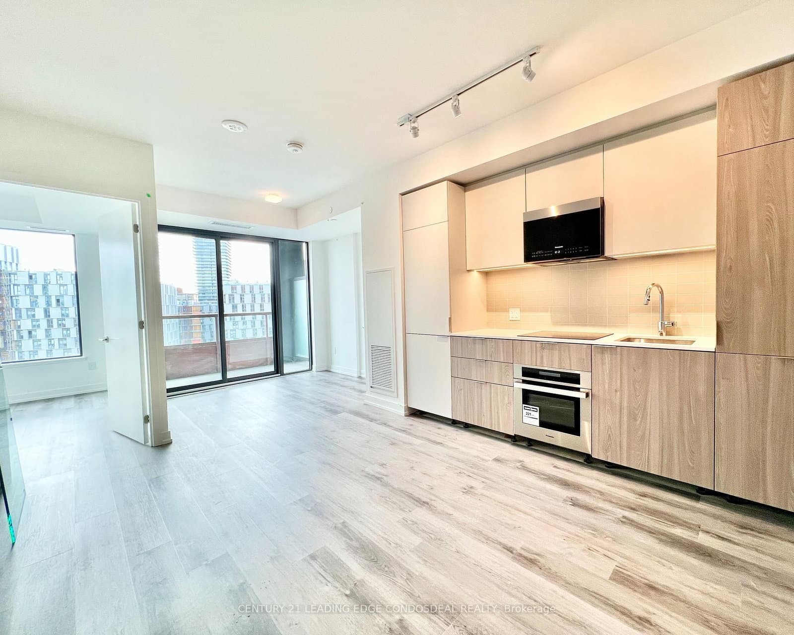 28 Eastern Avenue, Unit 914