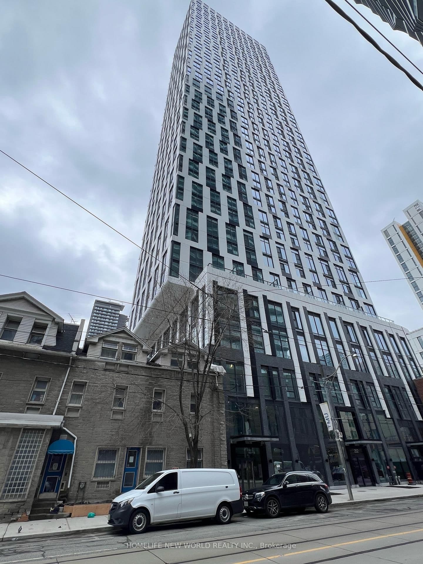 252 Church Street, Unit 807