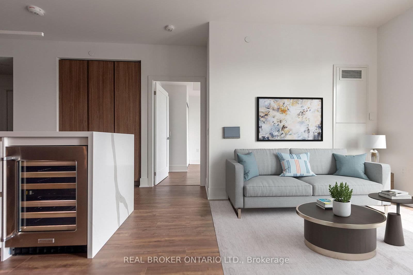 1 Hillsdale Avenue W, Unit 304