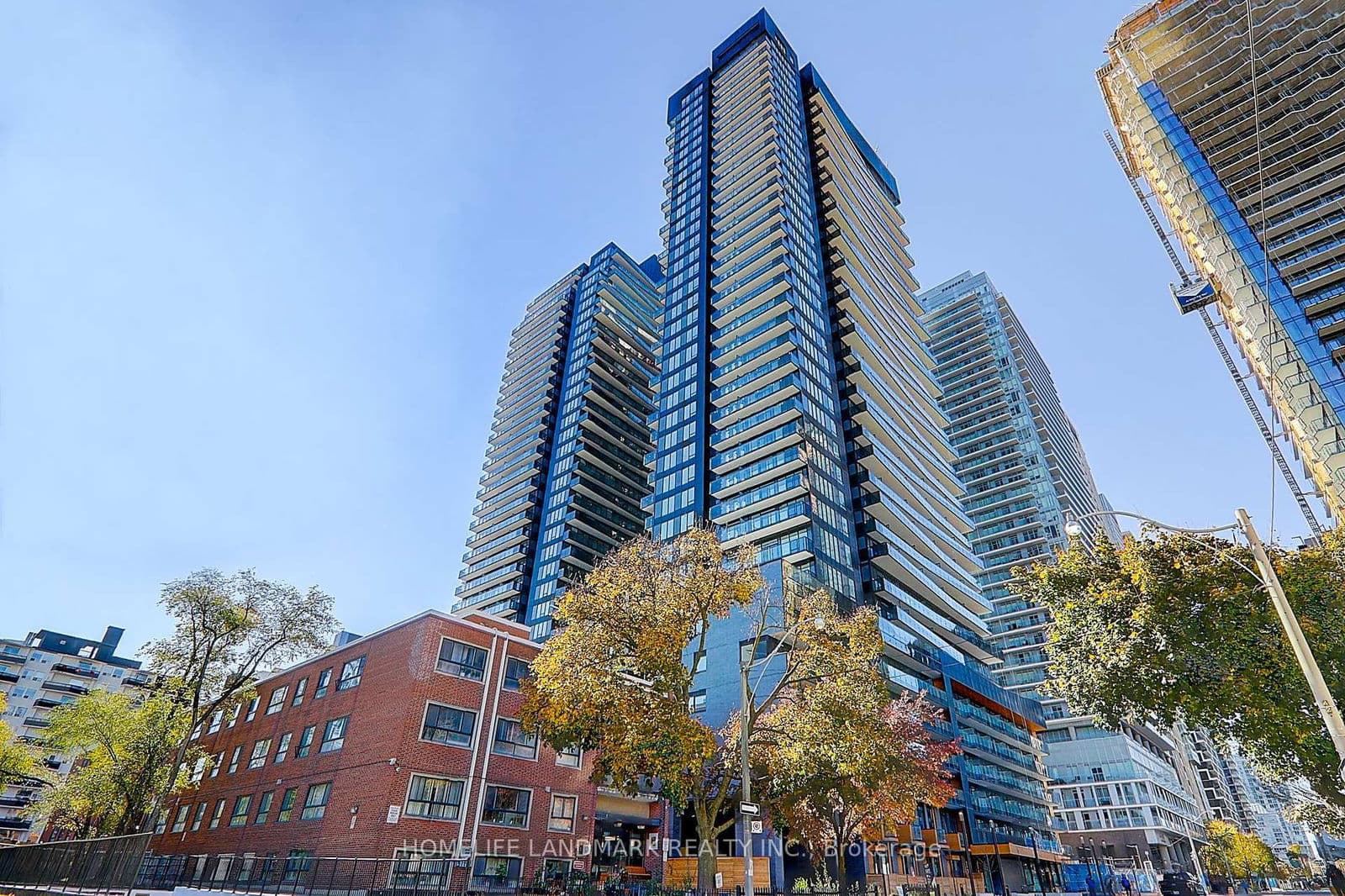 117 Broadway Avenue, Unit 3201