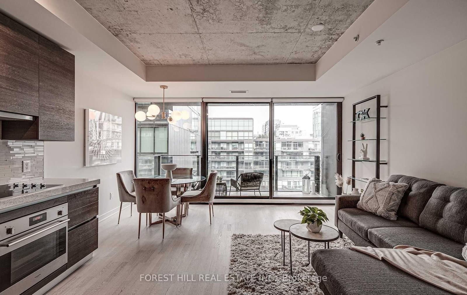 629 King Street, Unit 811