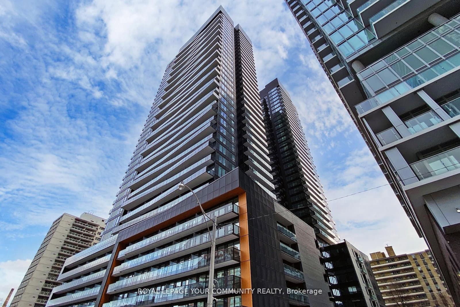 117 Broadway Avenue, Unit 3412