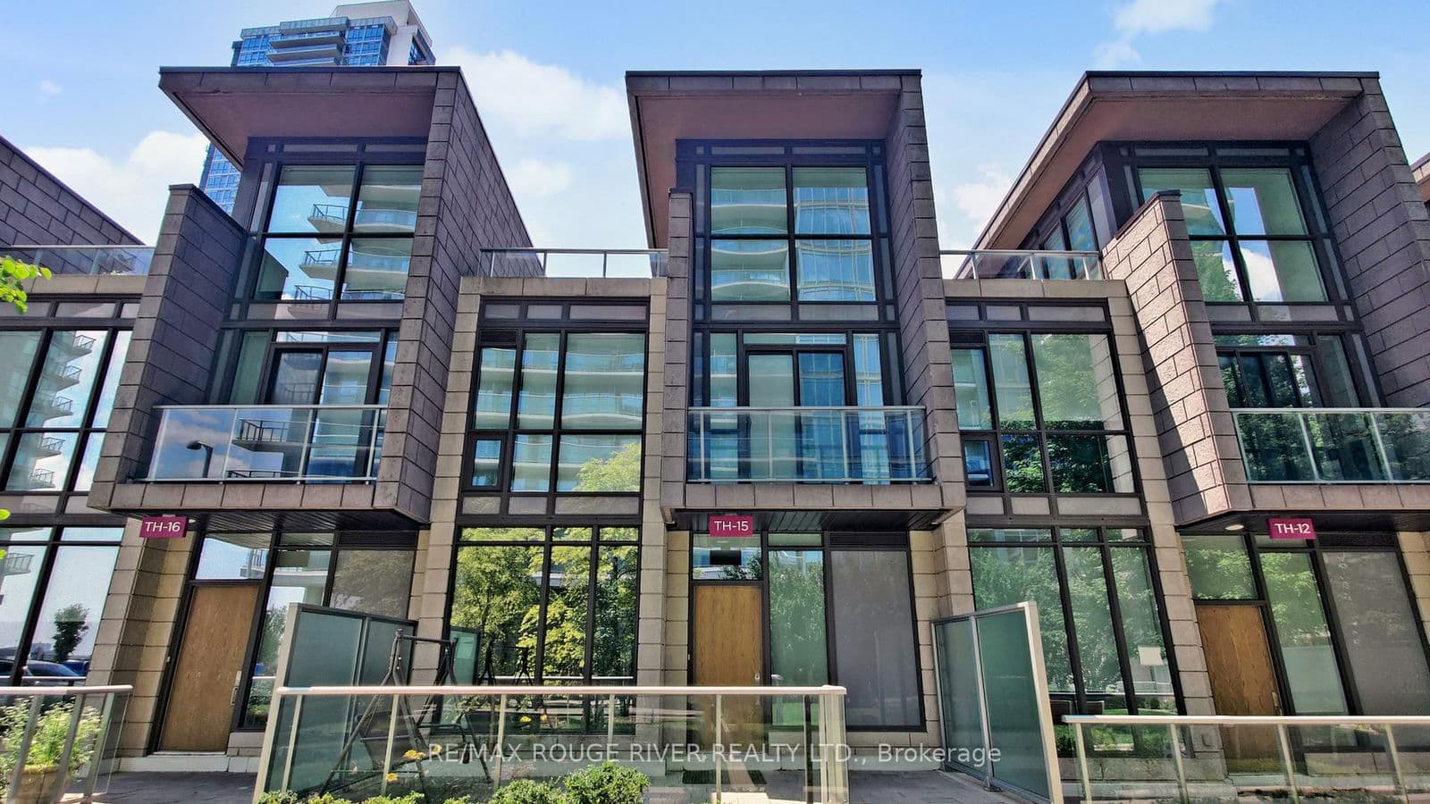 121 Mcmahon Drive, Unit TH15