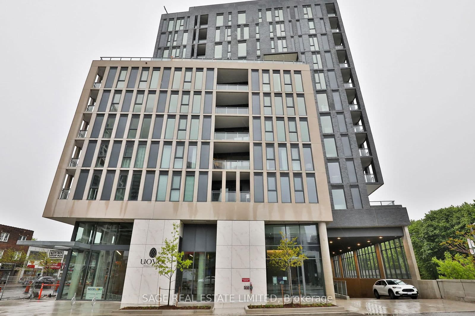 1 Hillsdale Avenue W, Unit 702