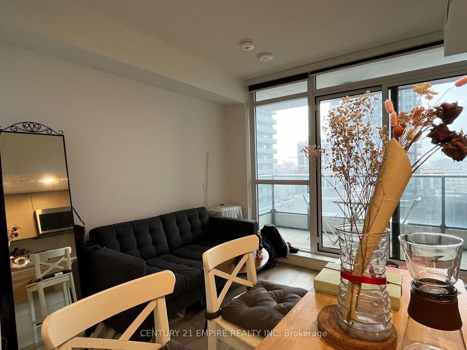 38 Widmer Street, Unit 1809