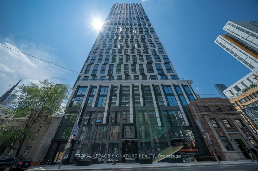 252 Church Street, Unit 2807