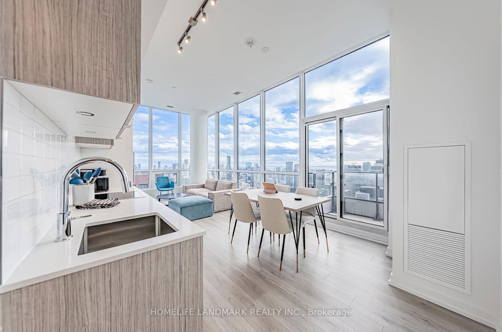 #5502 - 395 Bloor Street E