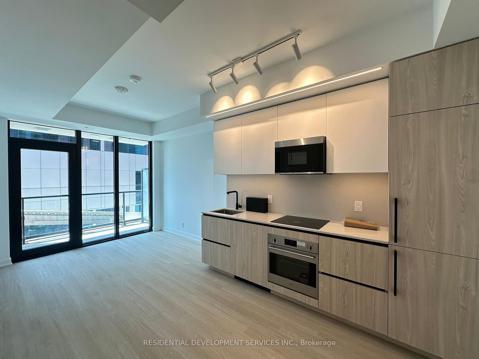 699 Sheppard Avenue E, Unit 309