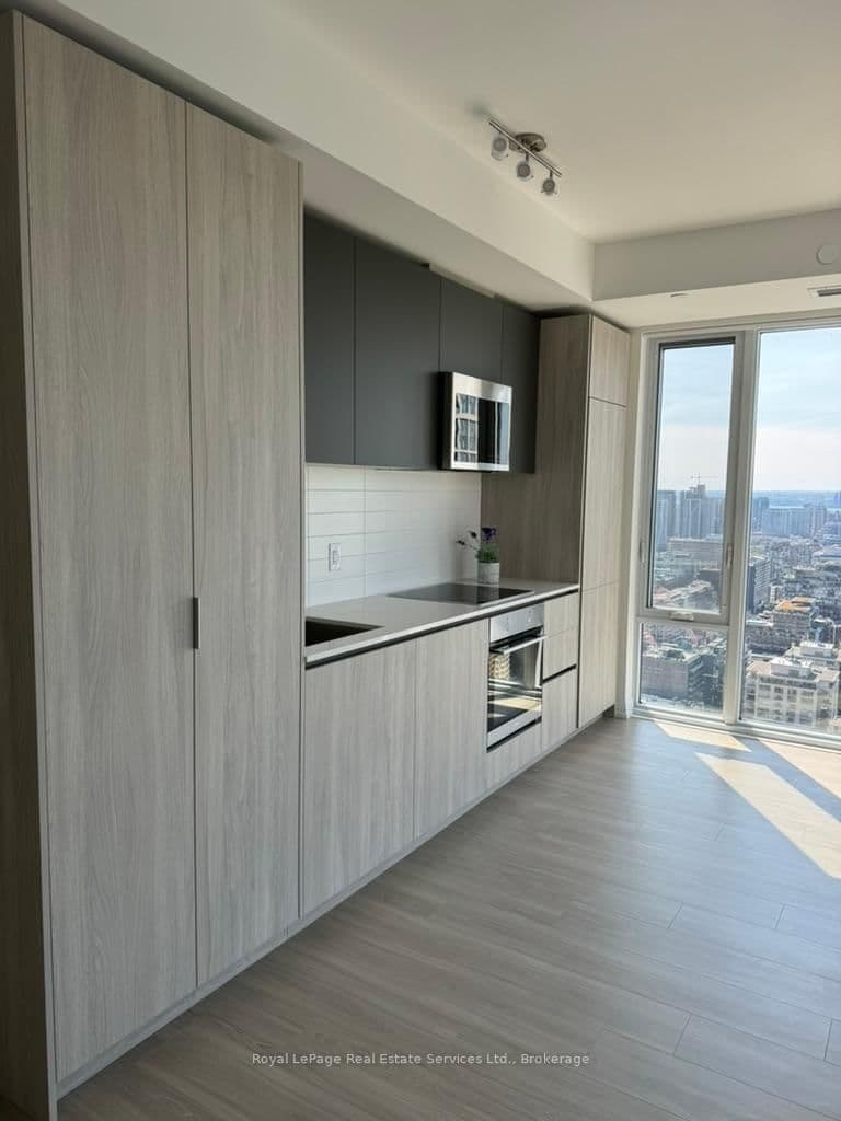 28 Widmer Street, Unit 2725