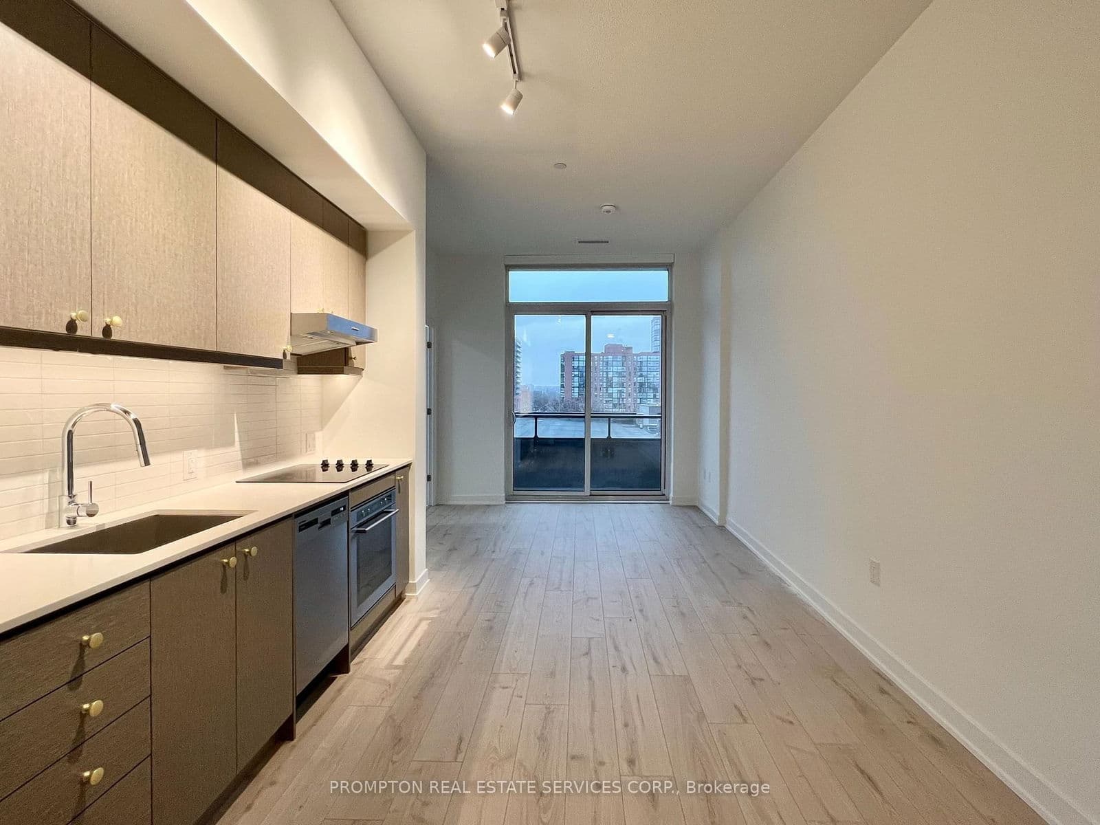 9 Tecumseth Street, Unit 605