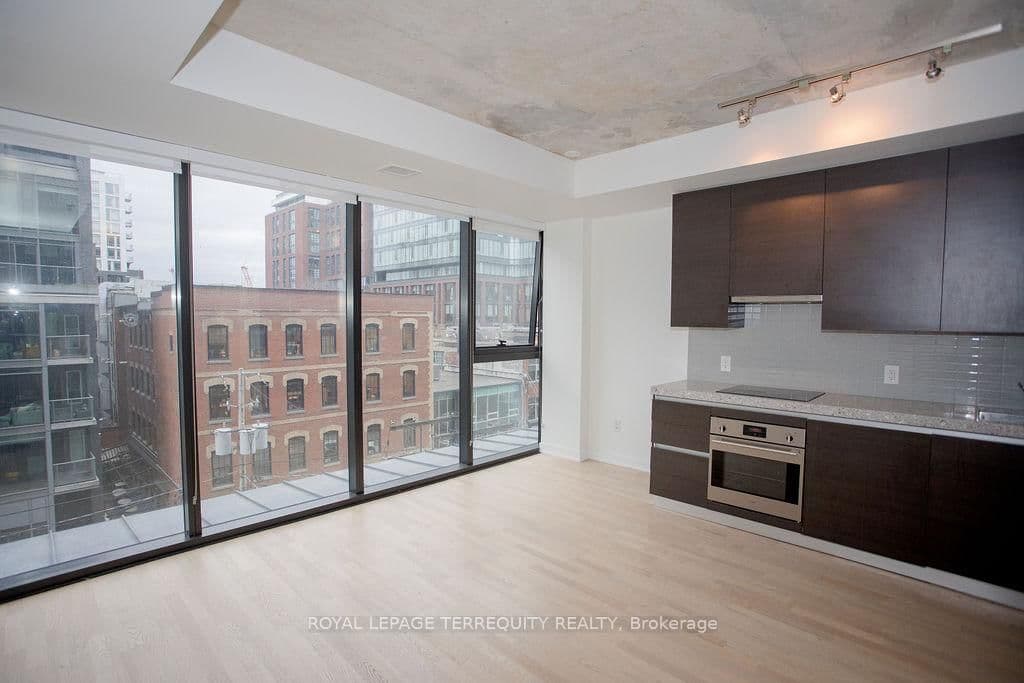 629 King Street W, Unit 425