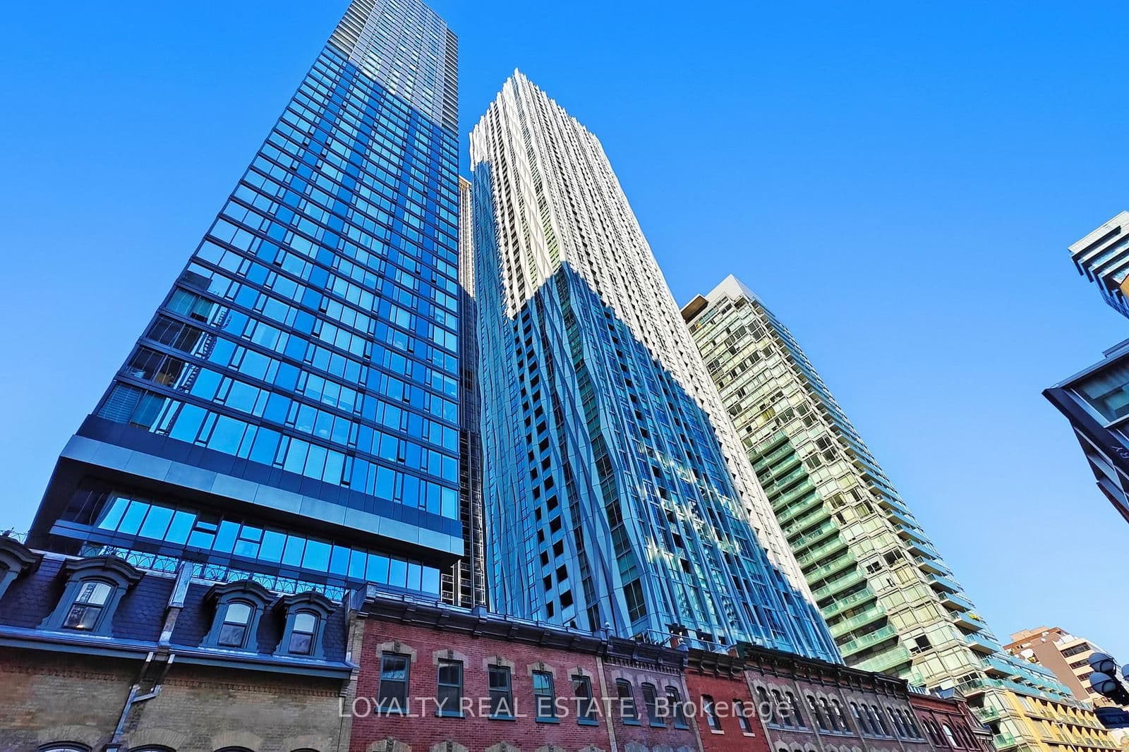 1 Yorkville Avenue, Unit 5005