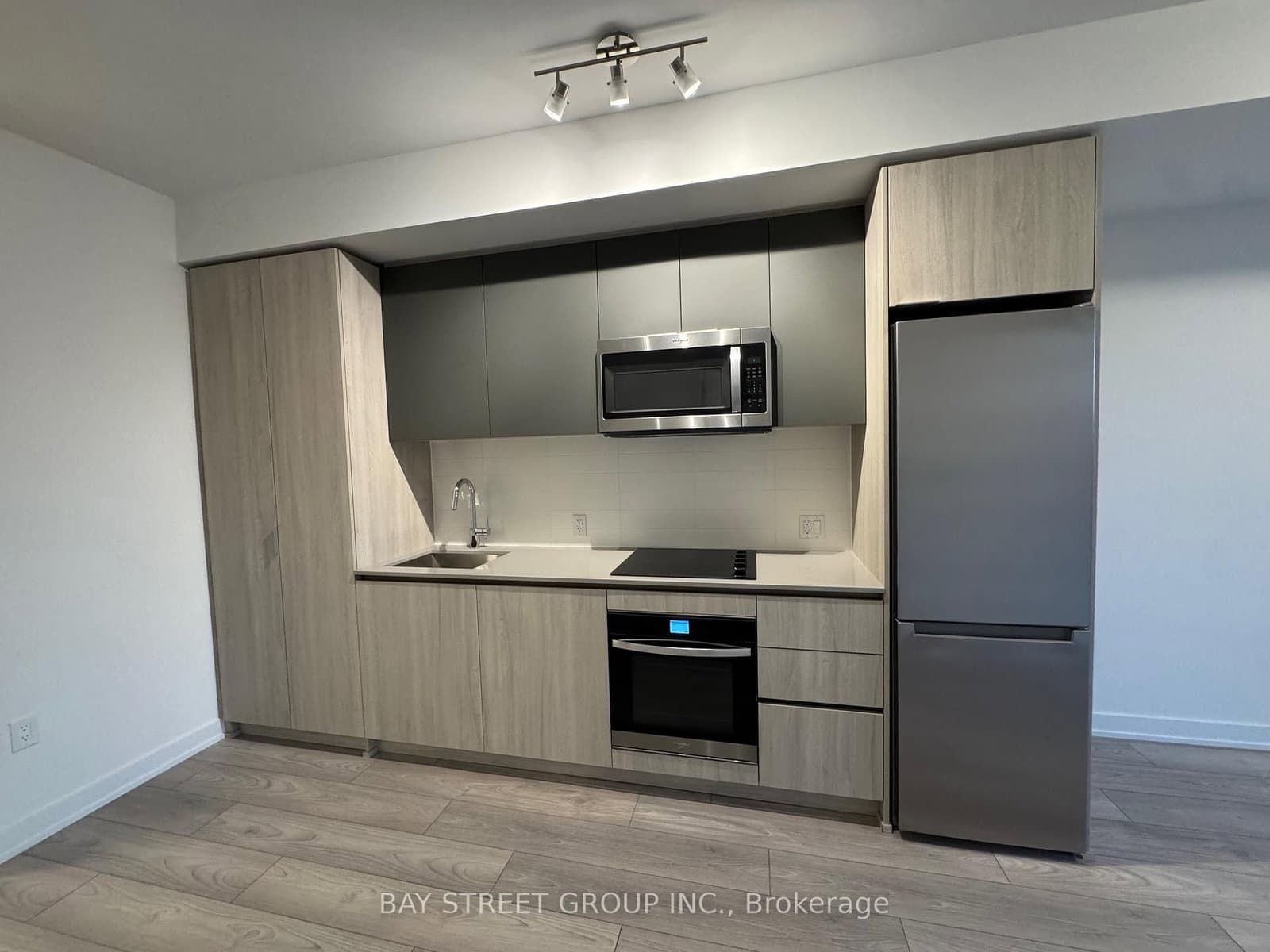 5858 Yonge Street, Unit 324