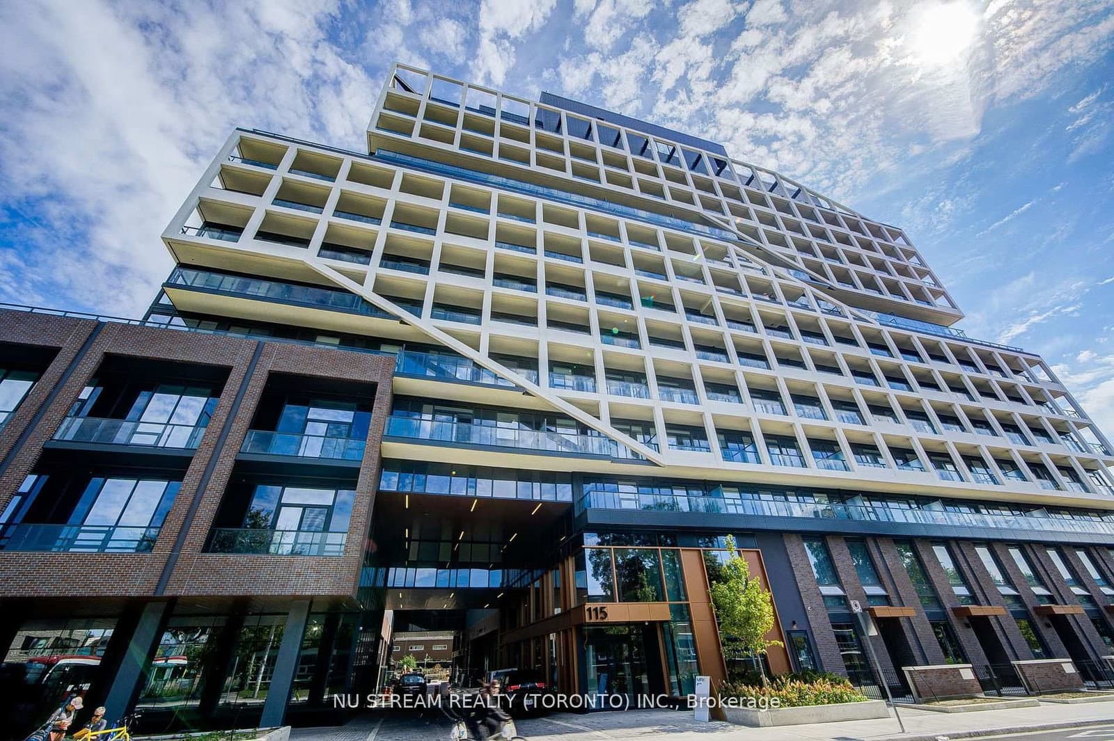 115 Denison Avenue, Unit 606