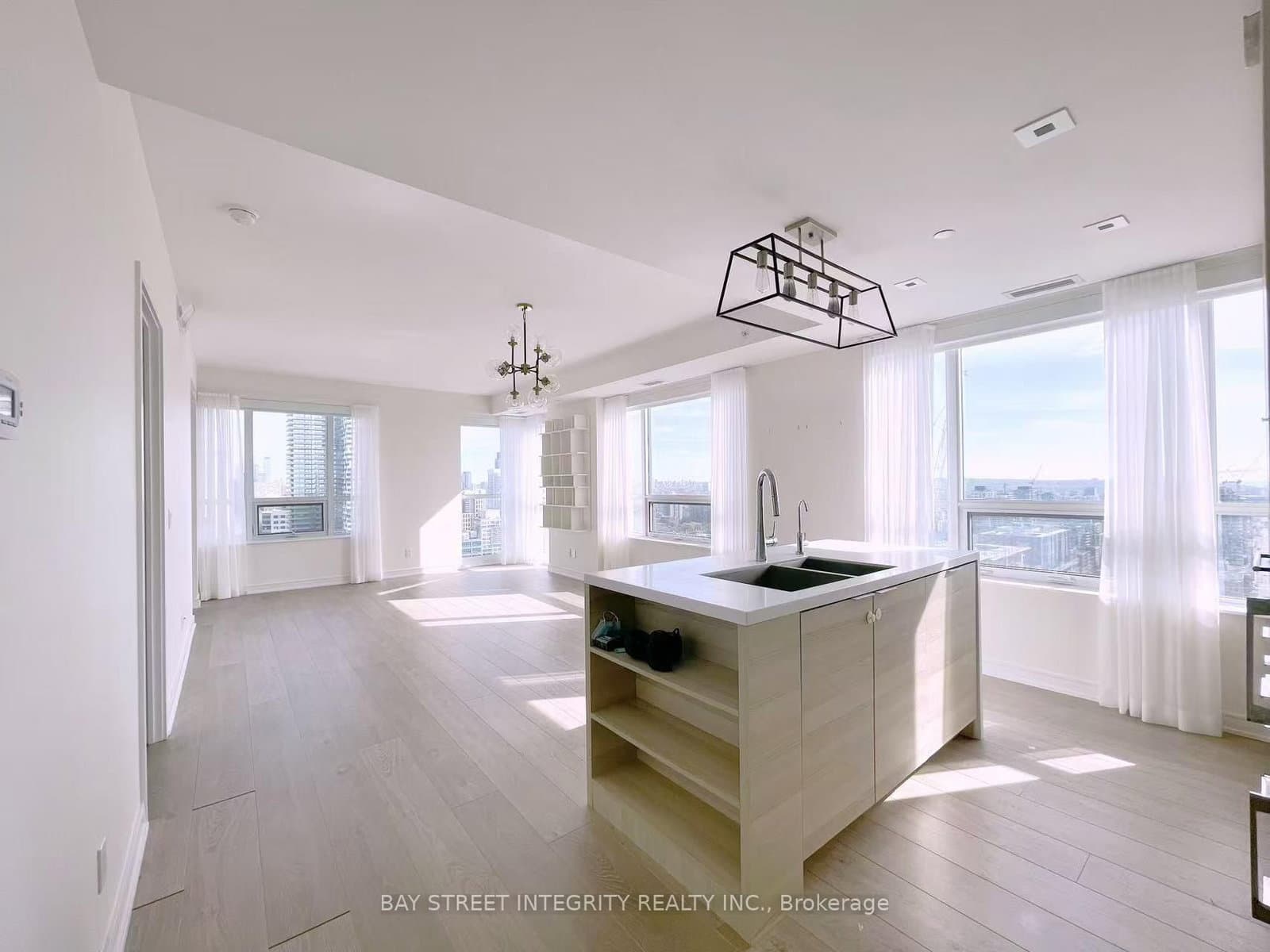 88 Scott Street, Unit 3004