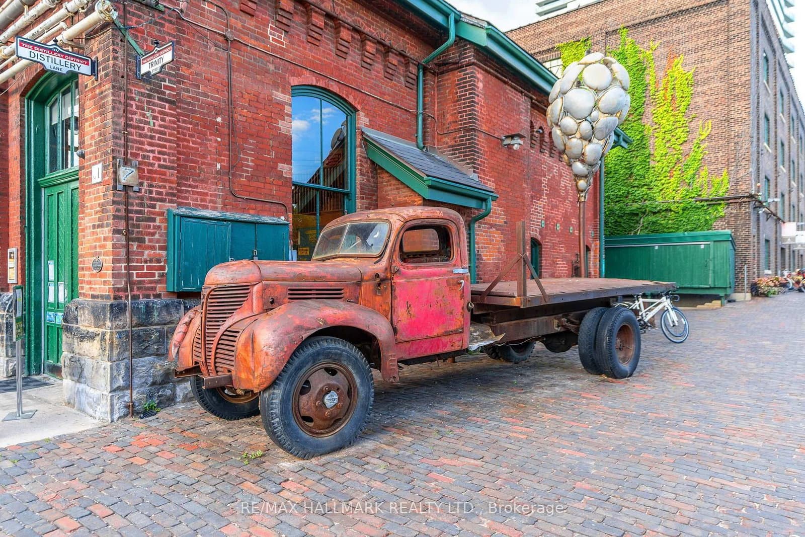 35 Parliament Street, Unit 1111