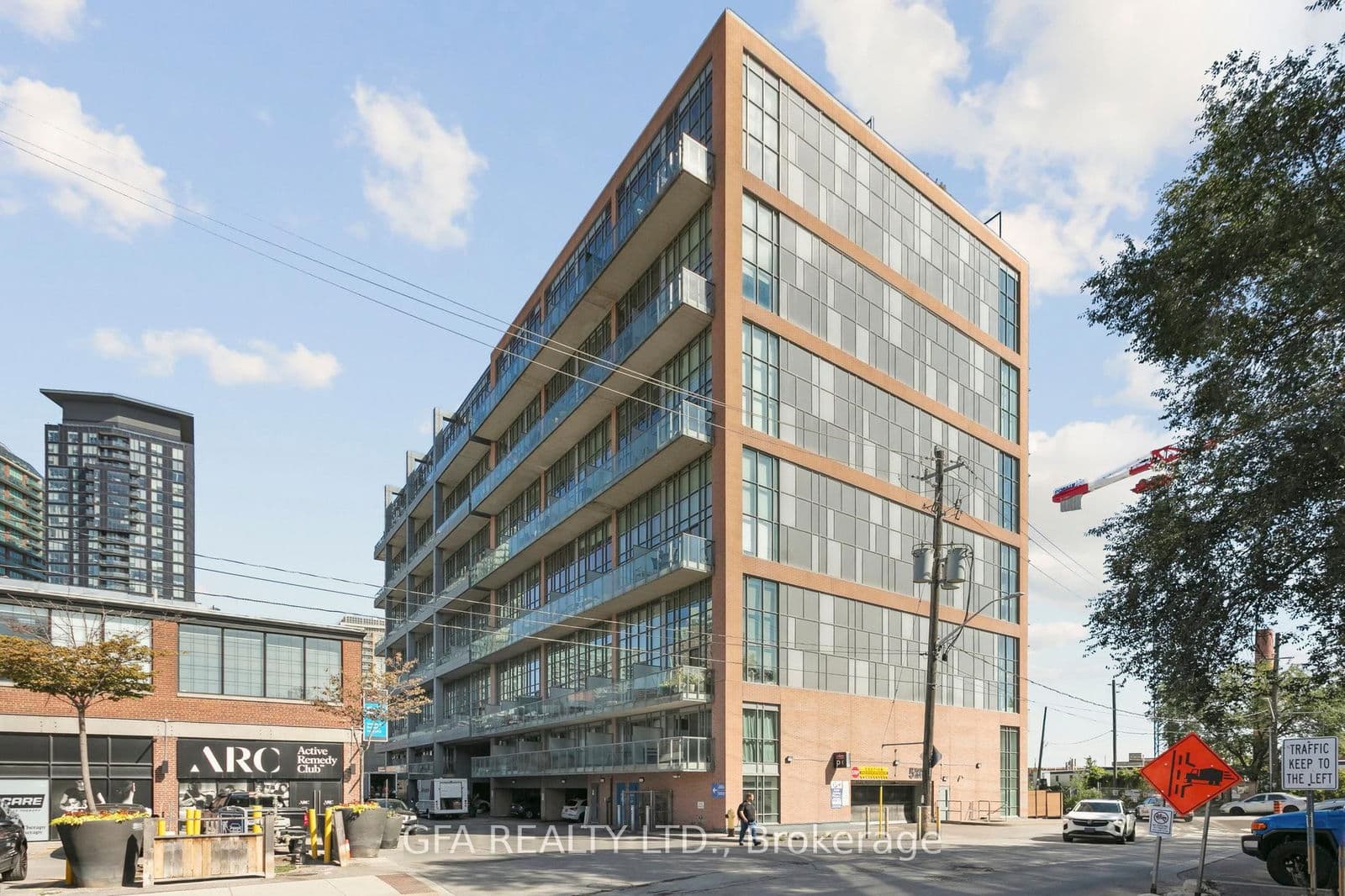 #438 - 5 Hanna Avenue