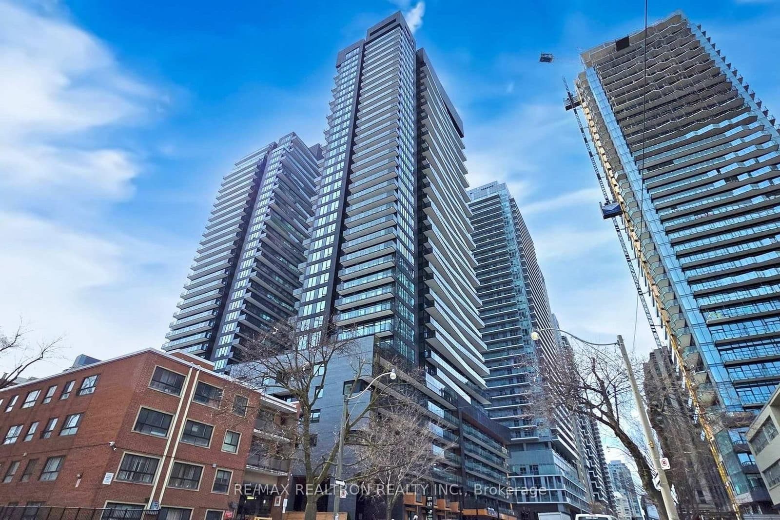 117 Broadway Avenue, Unit 2001