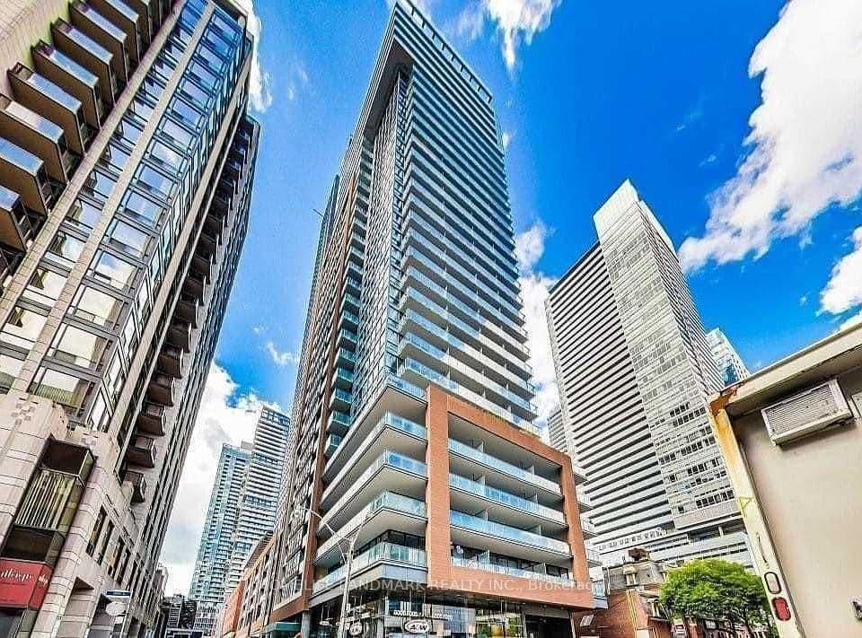 #2002 - 8 Mercer Street