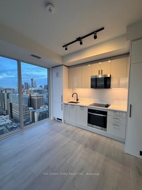 280 Dundas Street W, Unit LP02