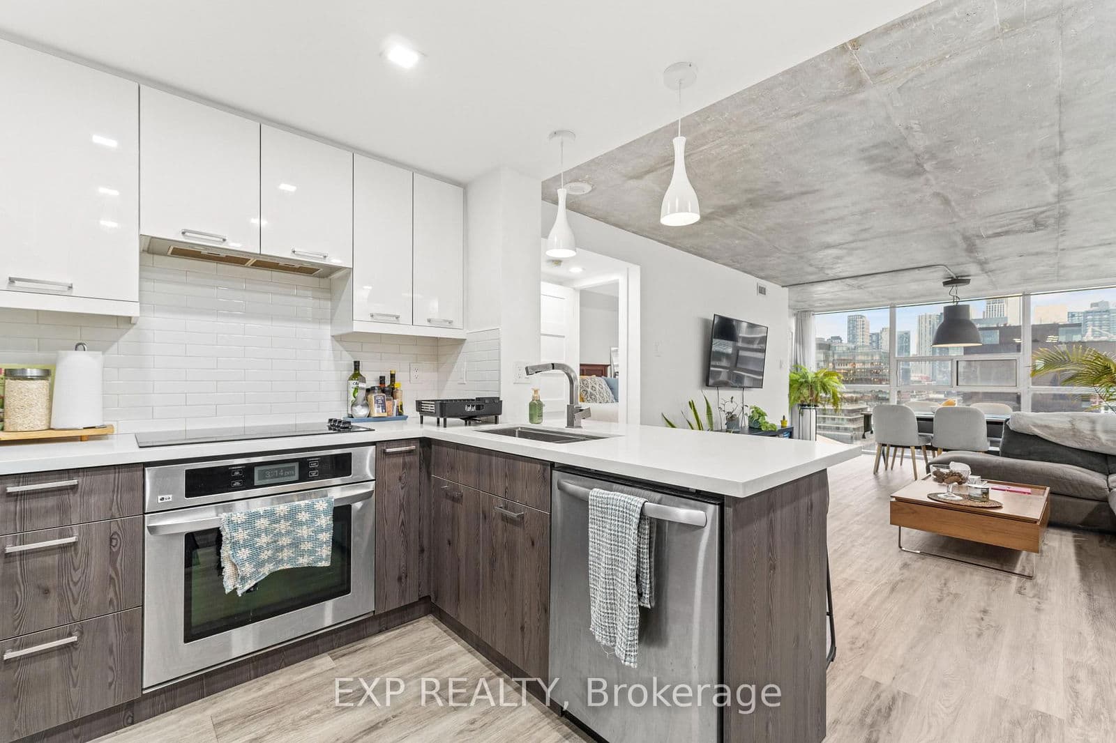 #1603 - 705 King Street W