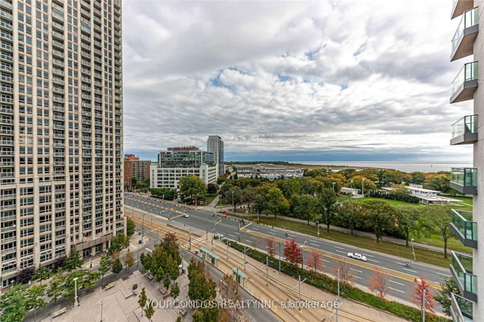#1203 - 215 Fort York Boulevard