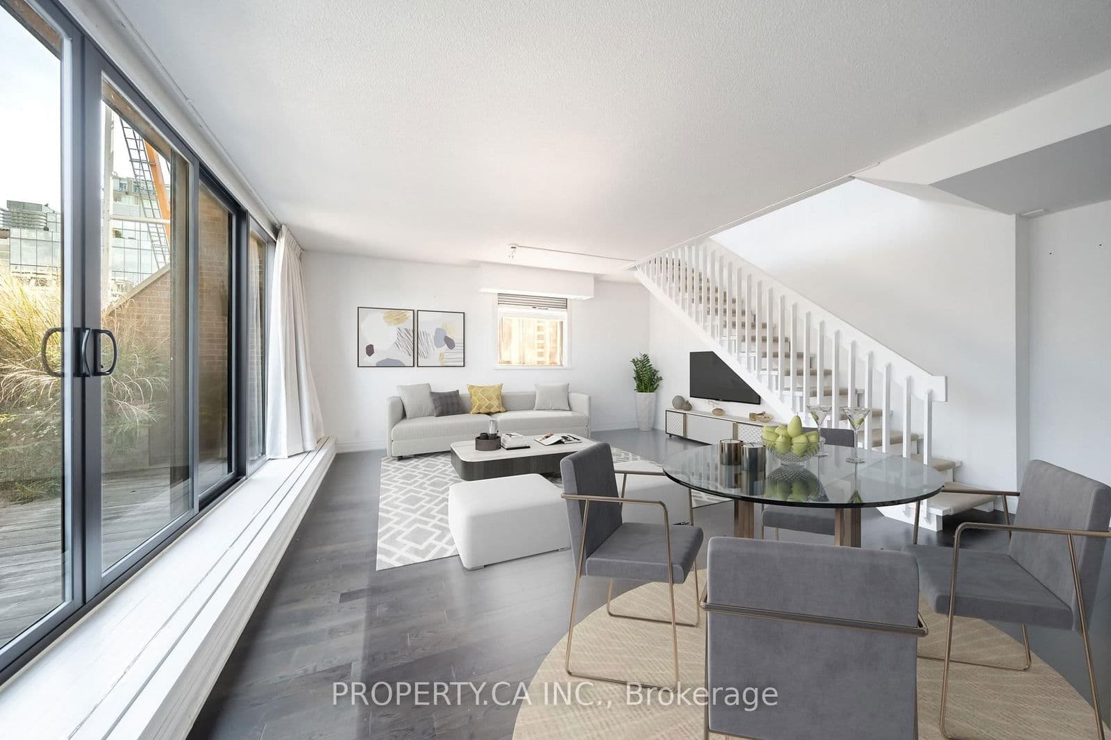 #606 - 55a Avenue Road