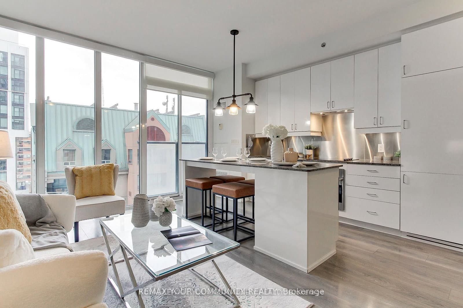 #1002 - 426 University Avenue