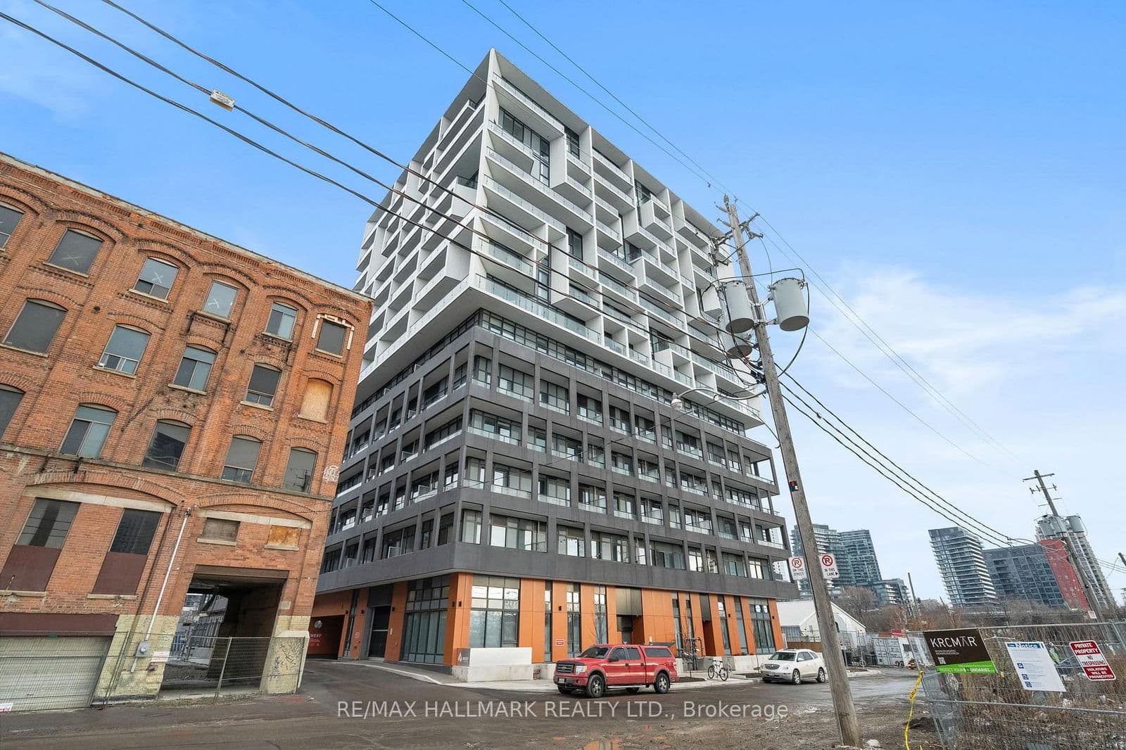 #207 - 9 Tecumseth Street