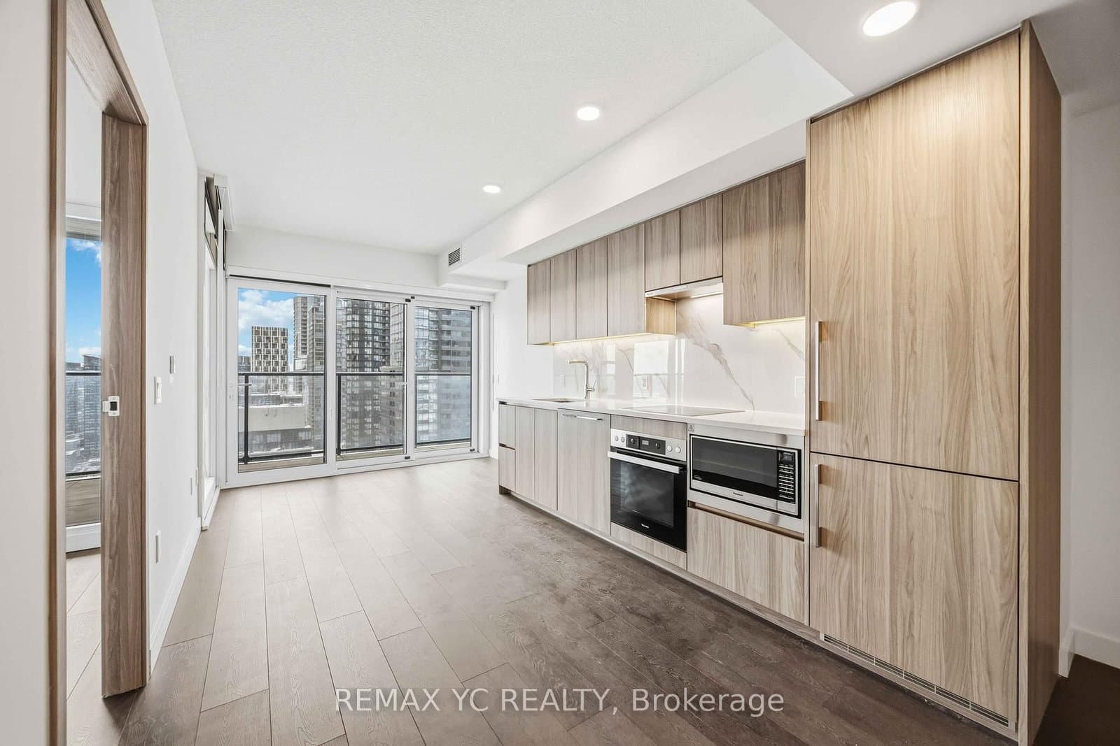 3 Concord Cityplace Way, Unit 2812
