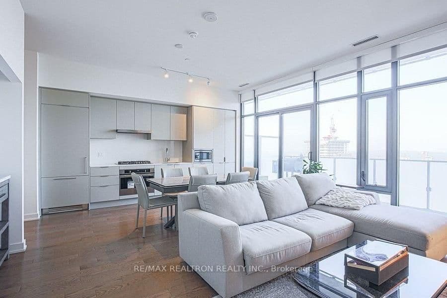 20 Lombard Street, Unit LPH01