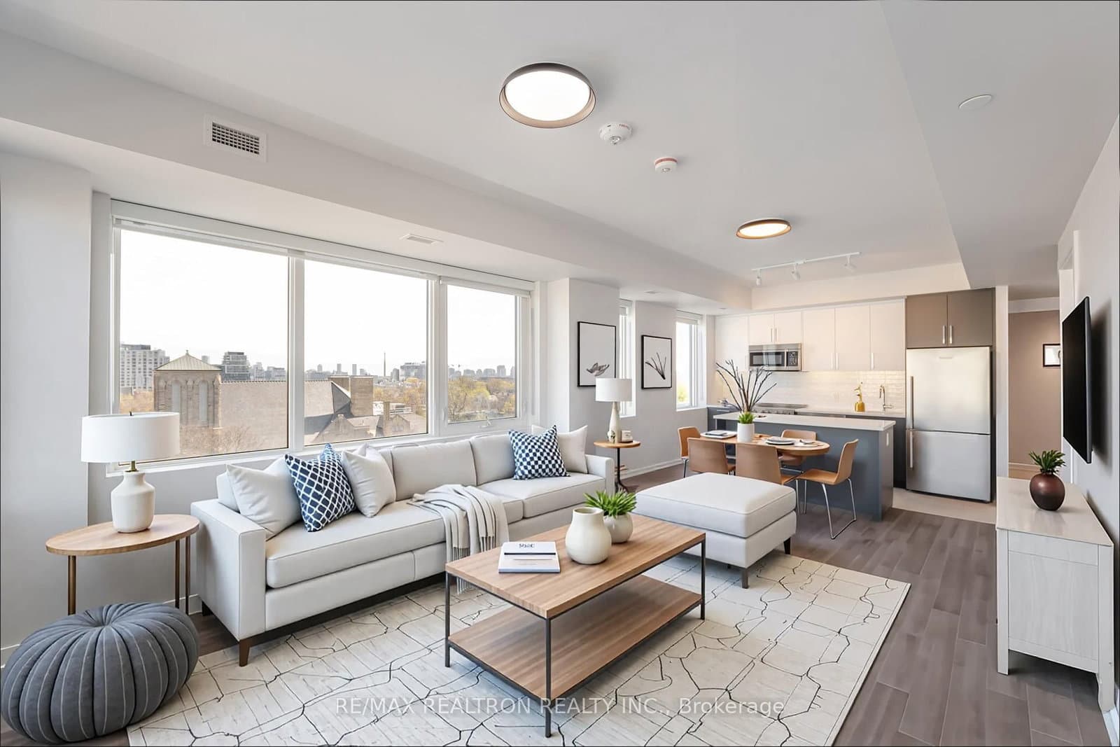 #1106 - 664 Spadina Avenue