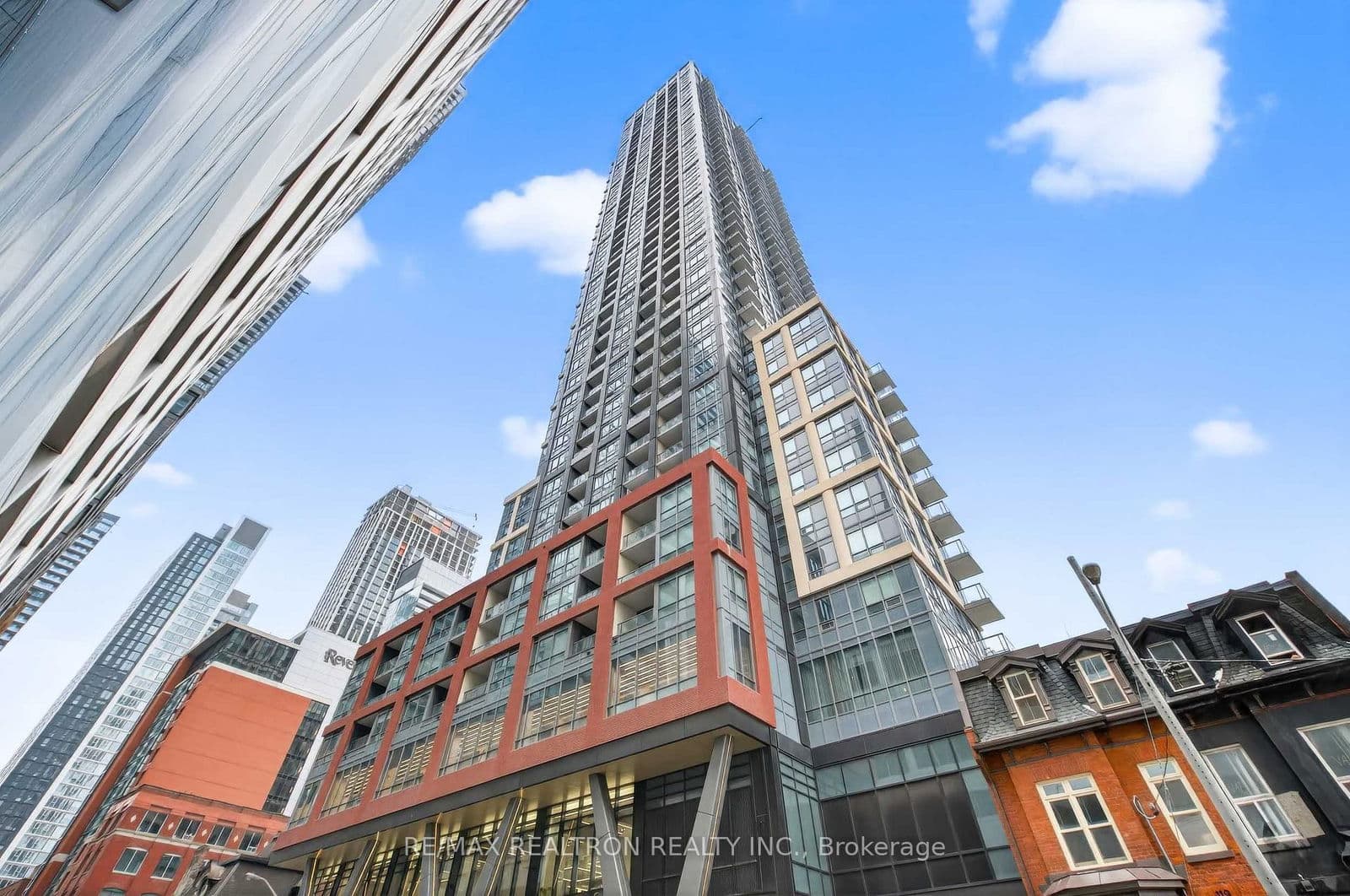 #4302 - 108 Peter Street