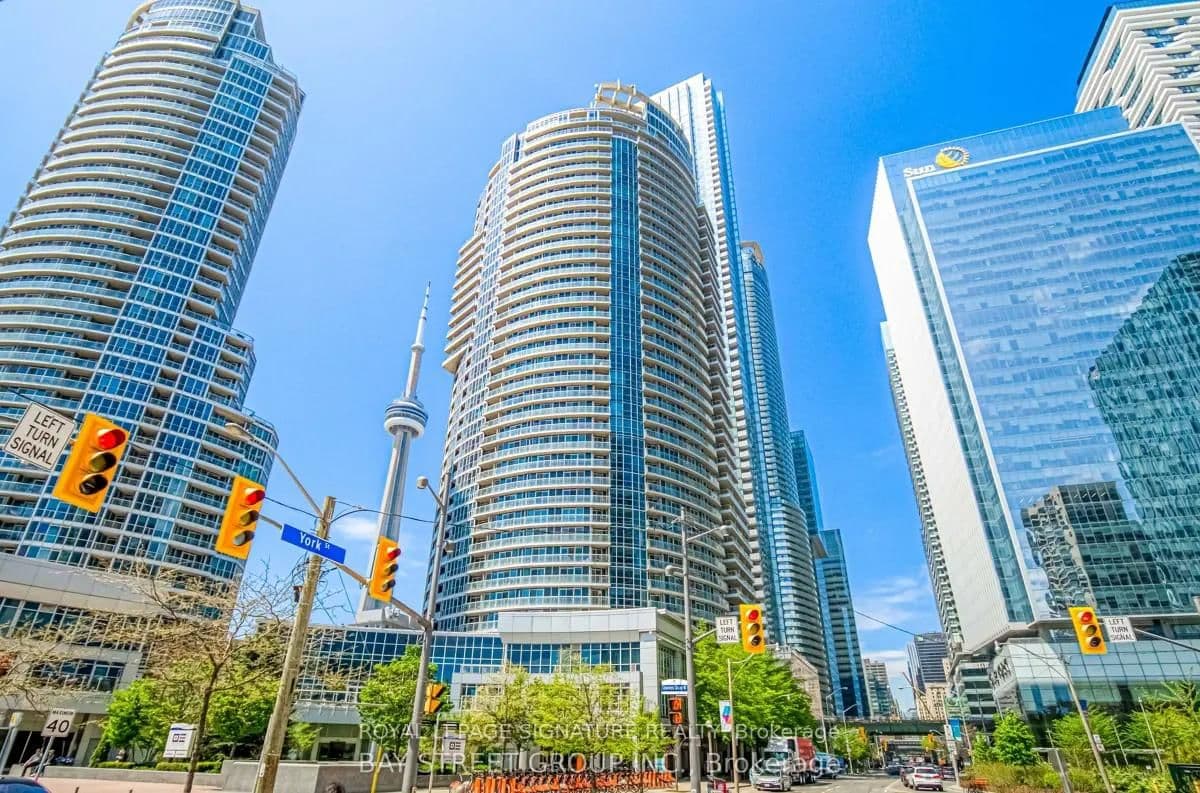 #611 - 8 York Street