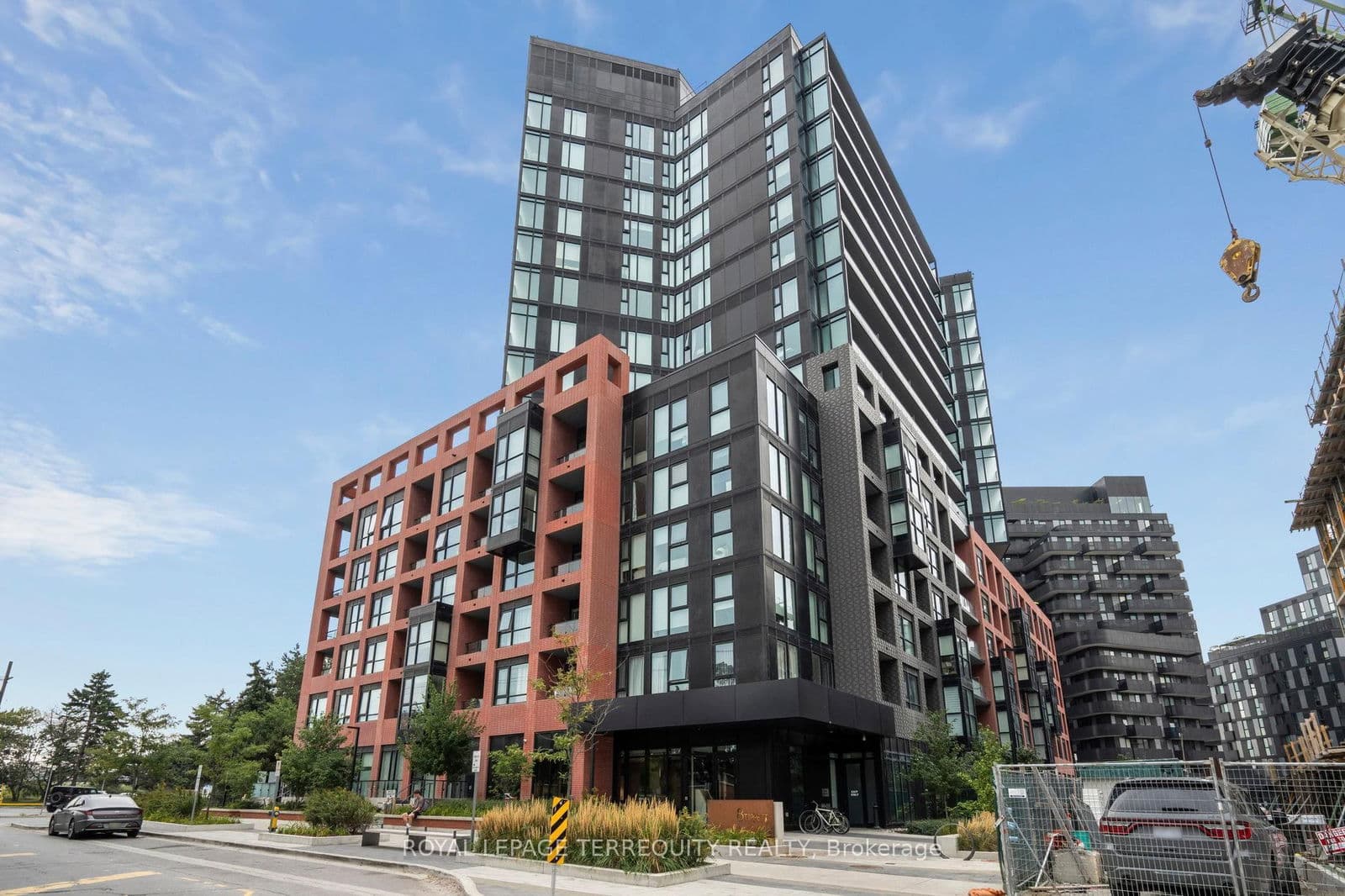 8 Tippett Road, Unit 809