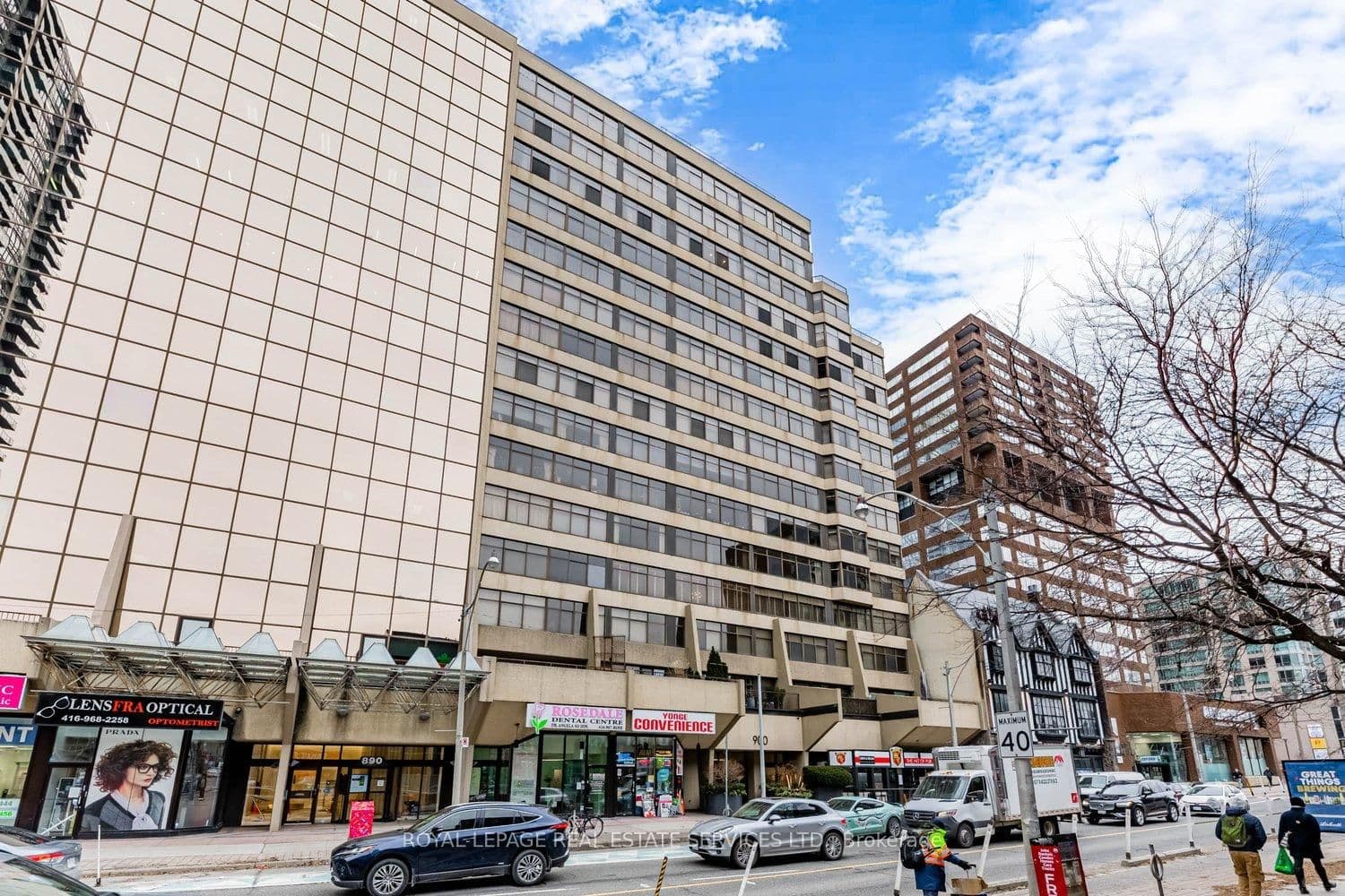 #403 - 900 Yonge Street