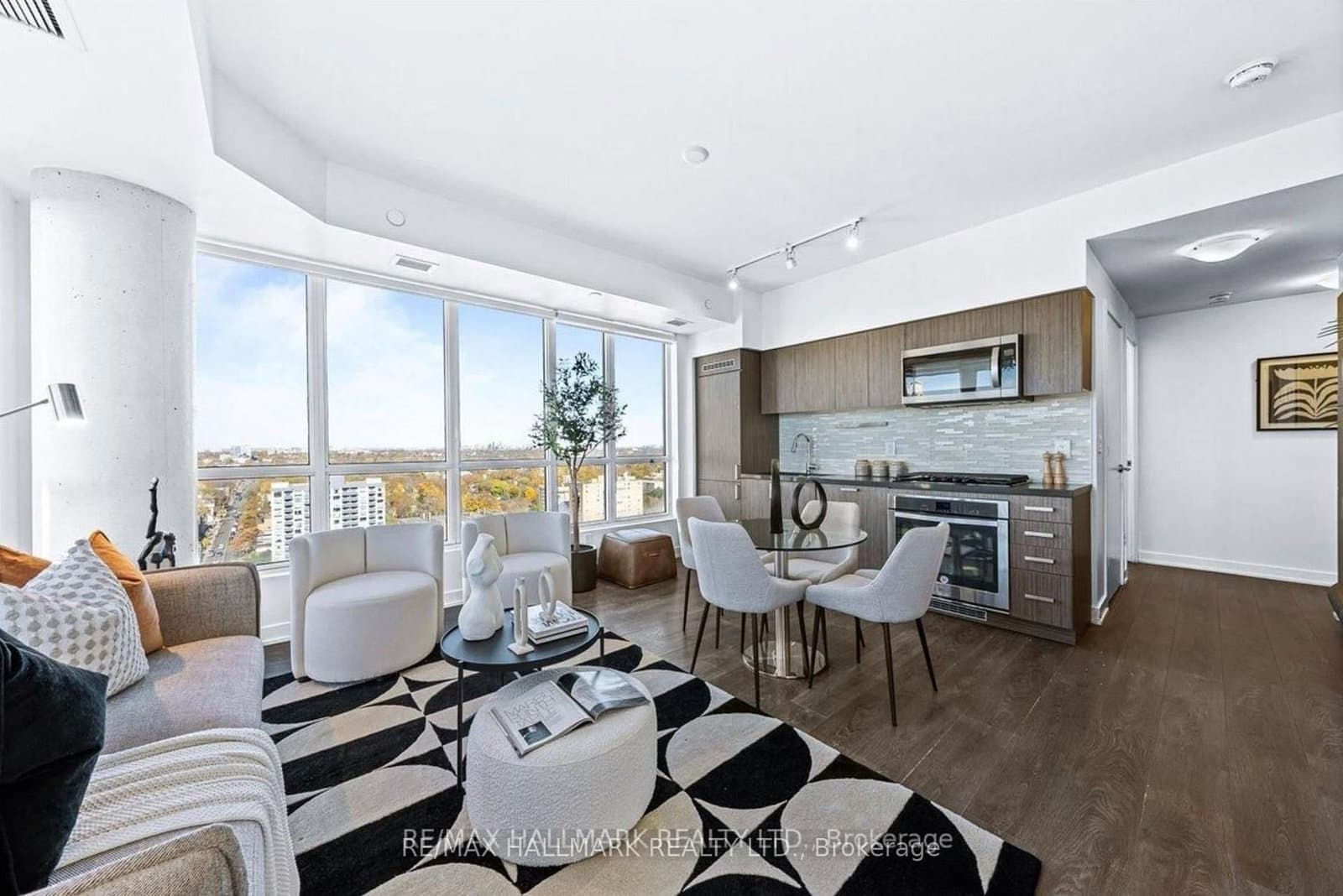 501 St Clair Avenue W, Unit 1811