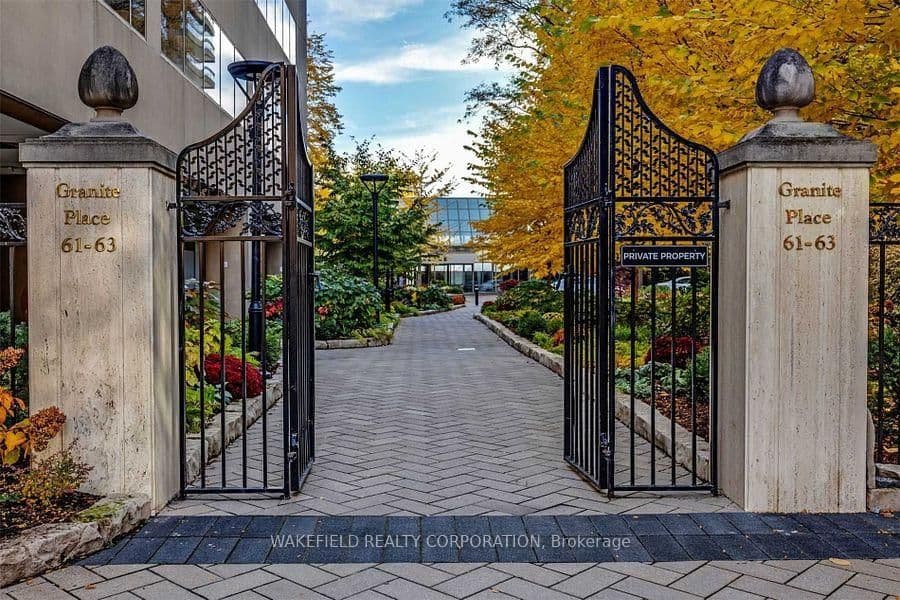 #505 - 61 St Clair Avenue W