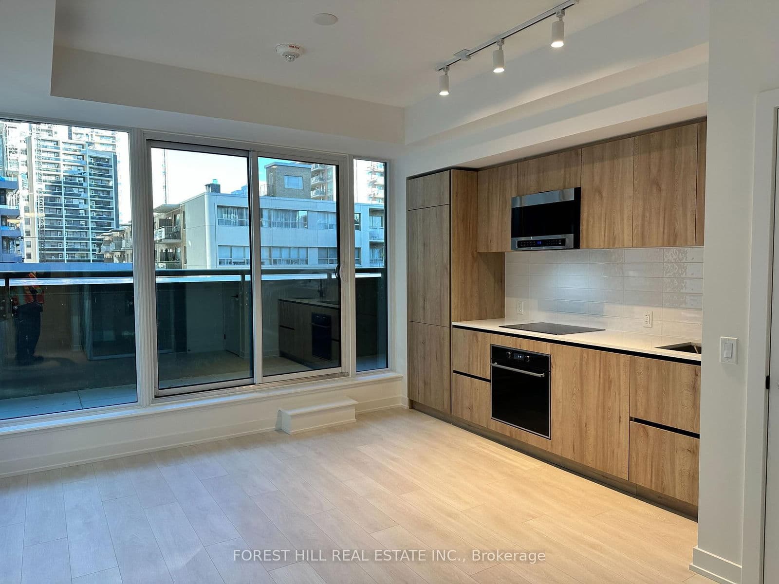 117 Broadway Avenue, Unit 208