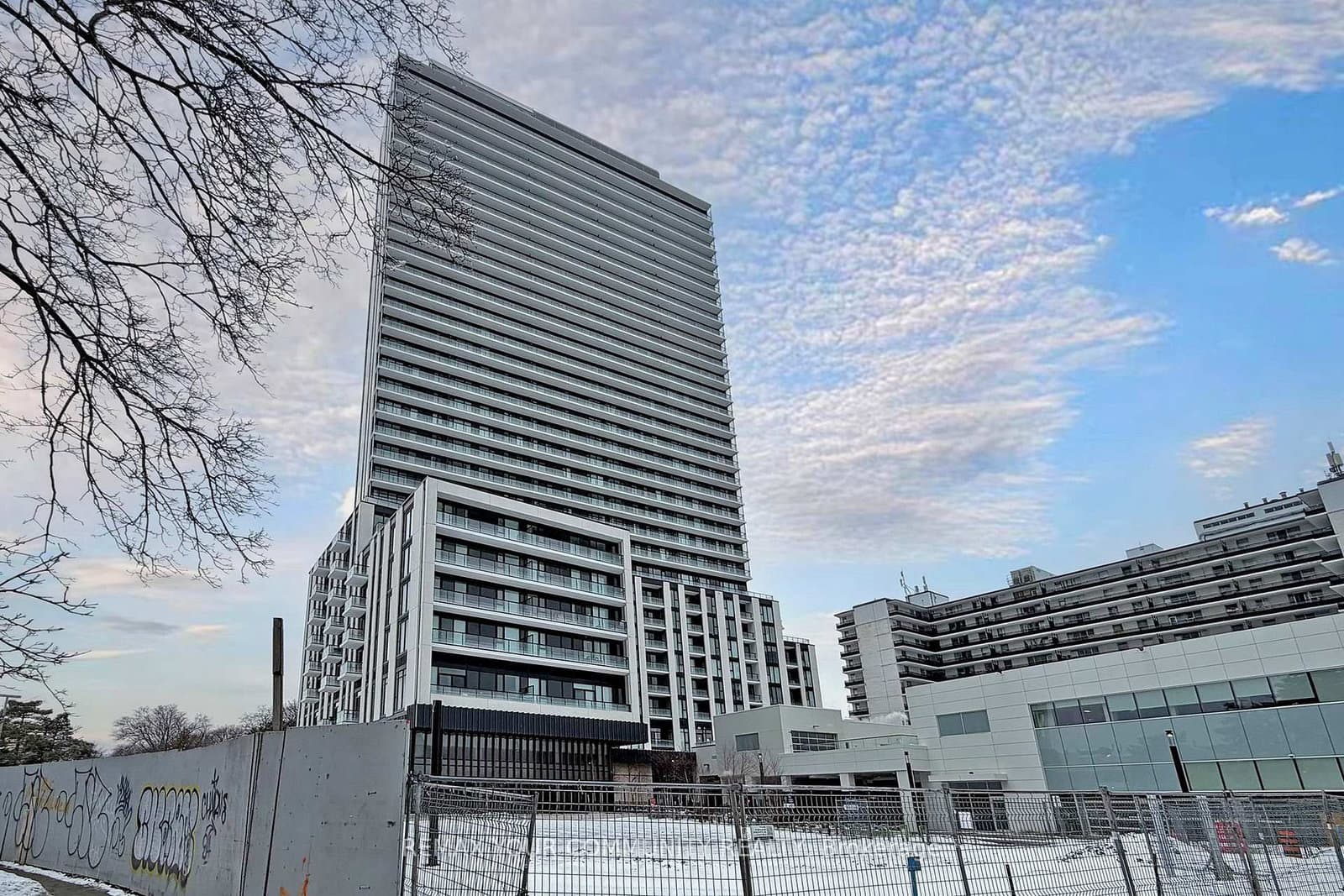 5858 Yonge Street, Unit 826