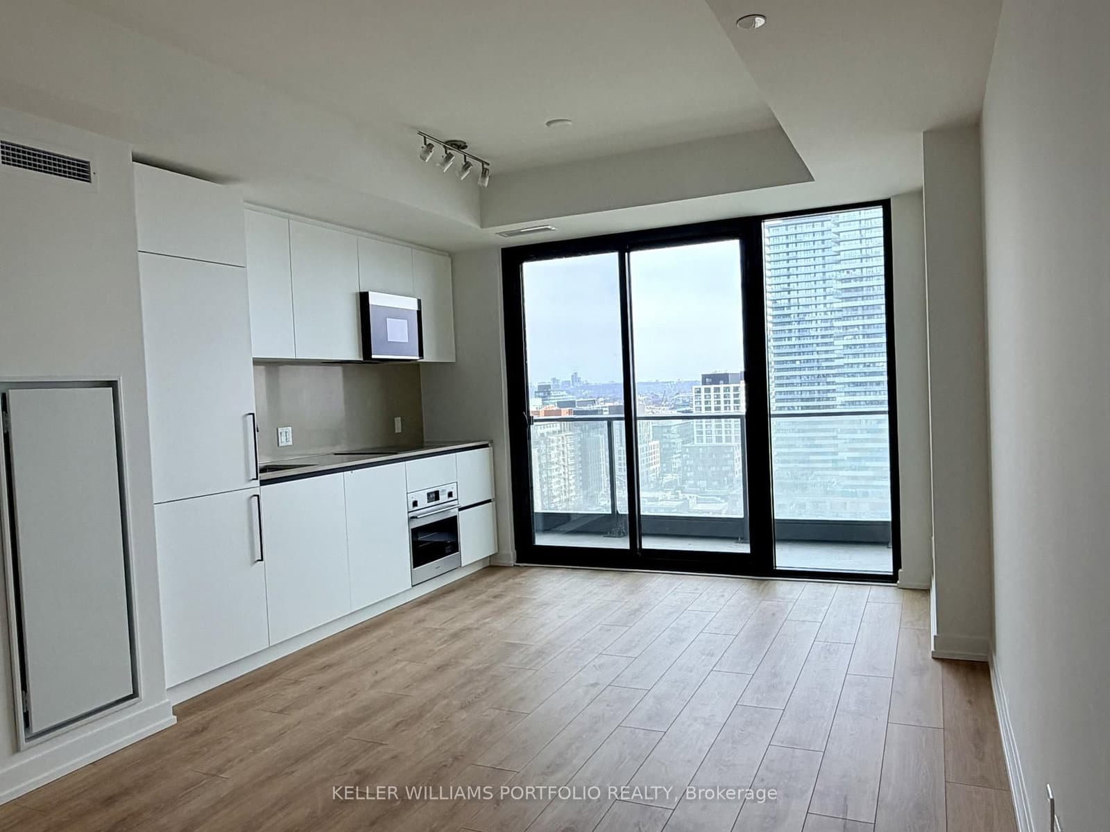 35 Parliament Street, Unit 1713