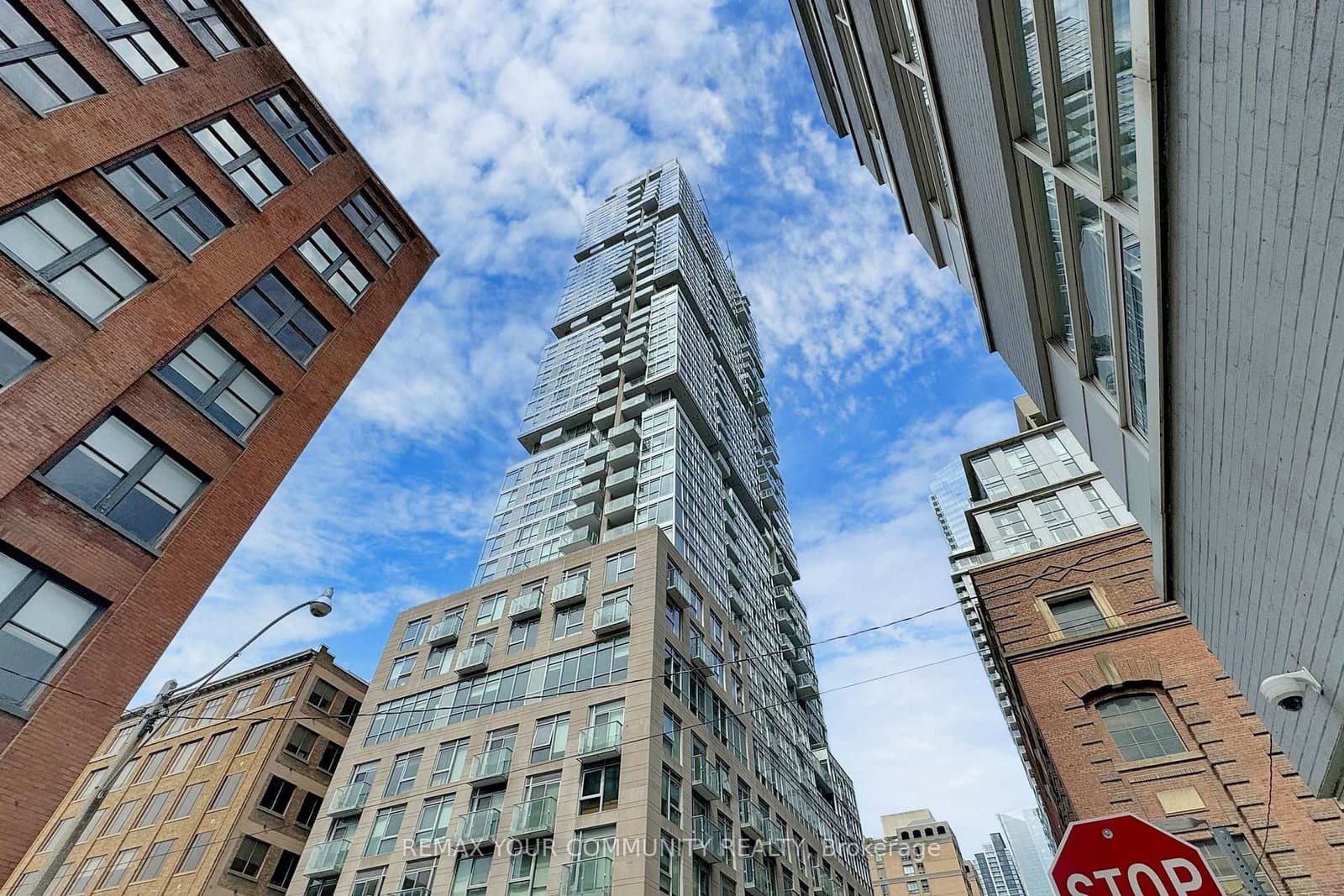 #408 - 30 Nelson Street